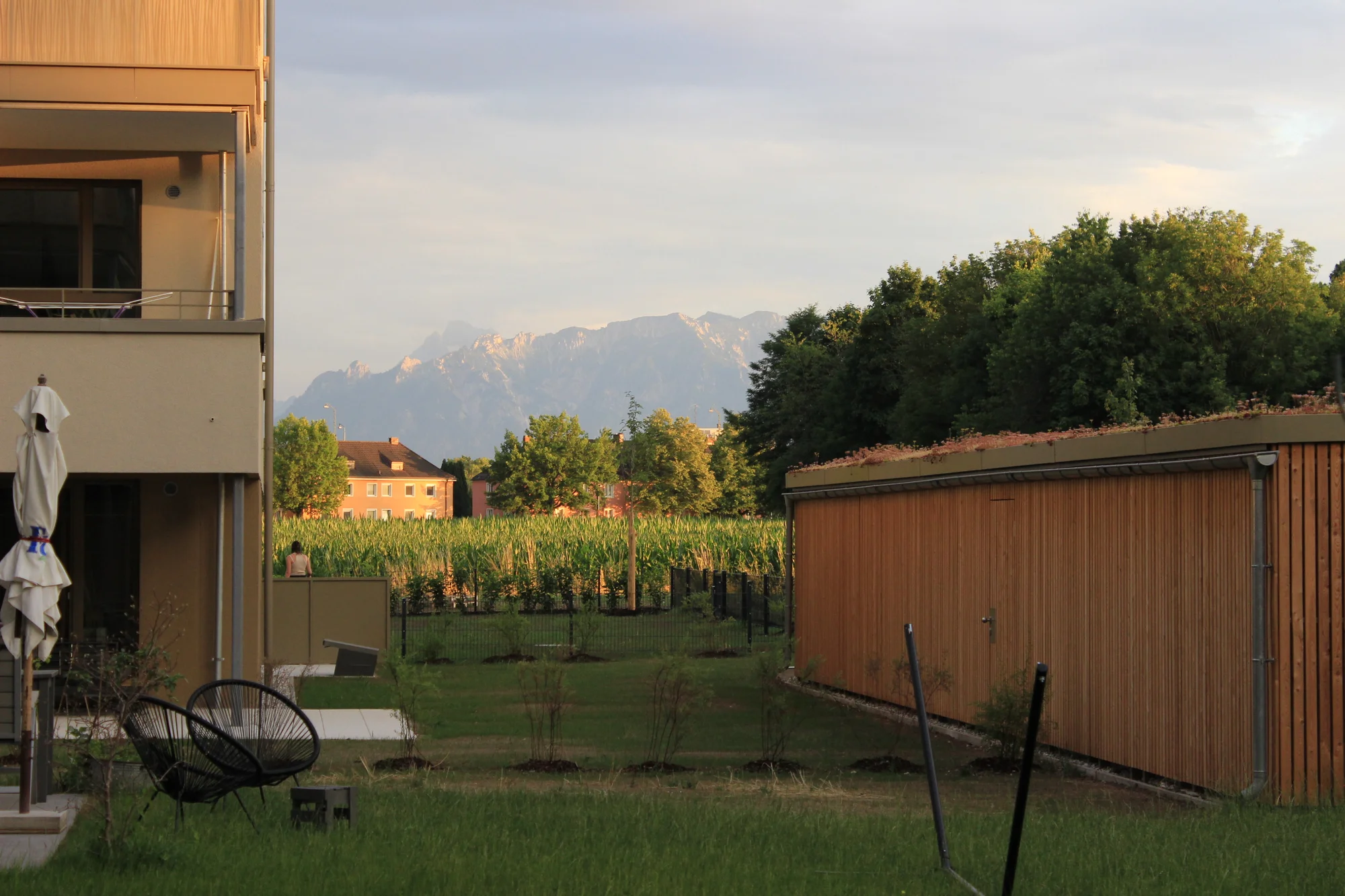 Privater Garten mit freiem Blick auf das Bergmassiv des Untersbergs