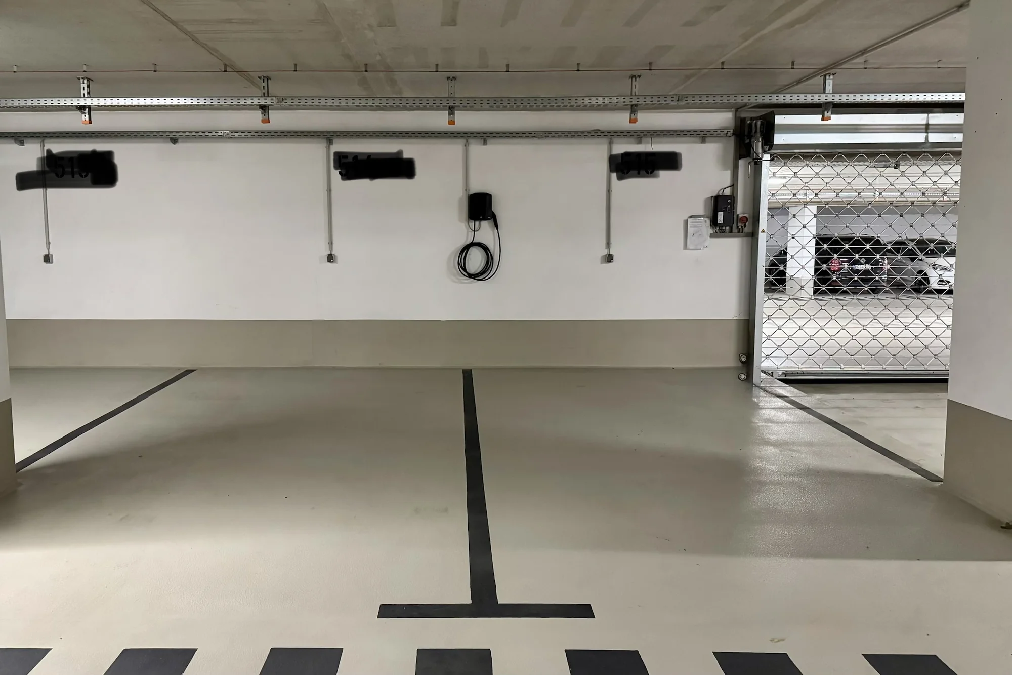 Tiefgarage mit montierter Wallbox